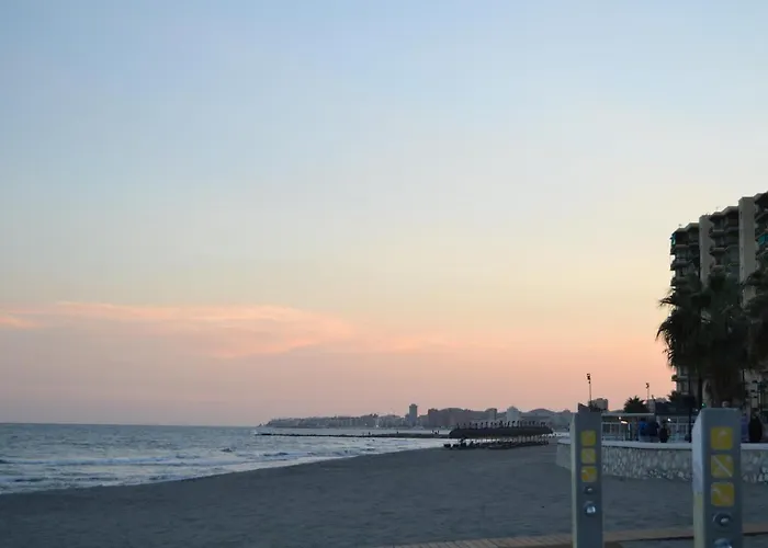 ホテル Edificio Opera Apartamento Con Vistas Al Mar フエンヒロラ