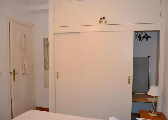 Edificio Opera Apartamento Con Vistas Al Mar フエンヒロラ